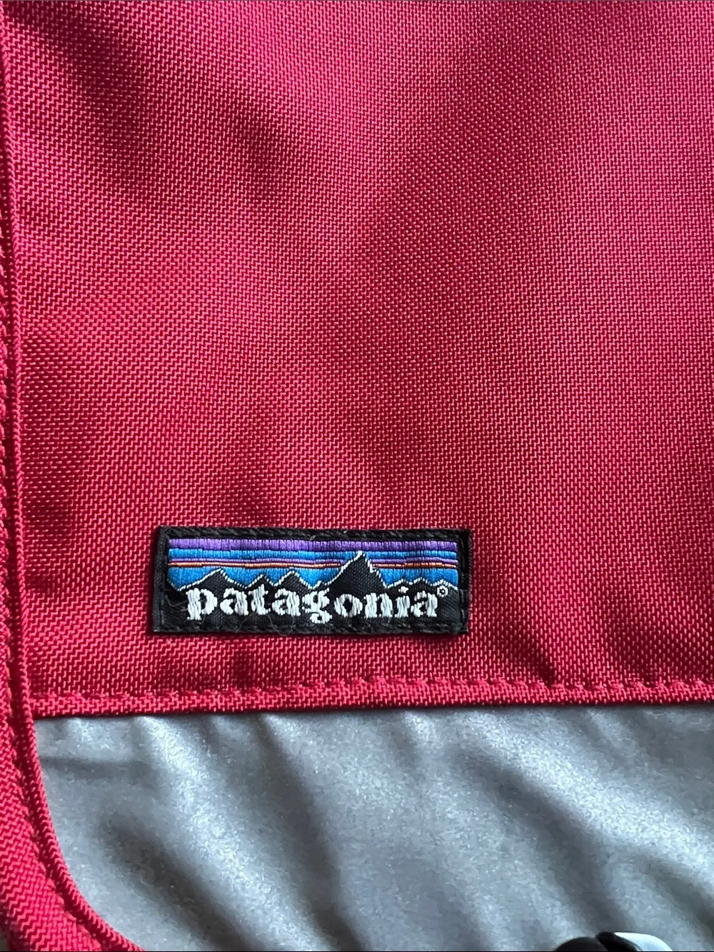 Patagonia Half Mass Messenger Bag Red - Picture 2 of 9